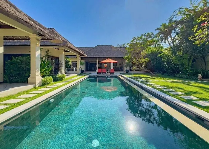Villa Spacious - Santai -