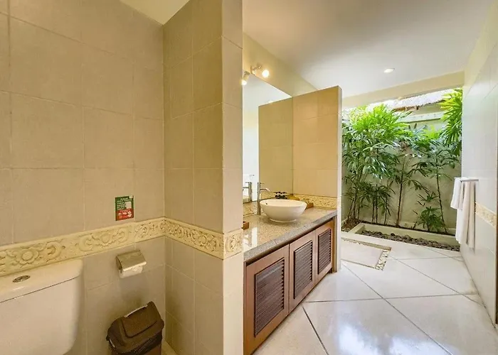 Villa Spacious - Santai -
